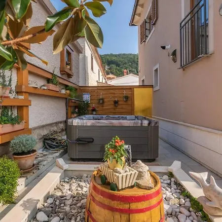 Porto In Krnica,istrien Krnica