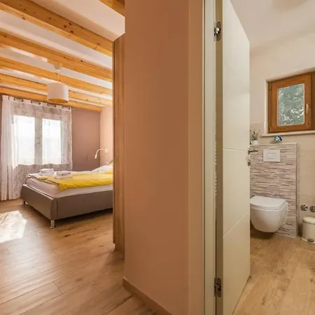 Porto In Krnica,istrien Krnica