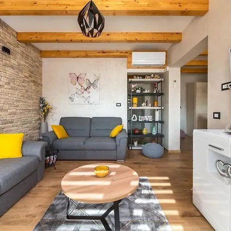 Porto In Krnica,istrien Krnica