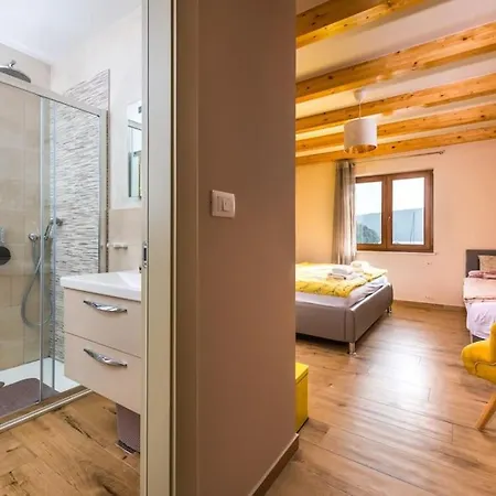 Porto In Krnica,istrien Krnica